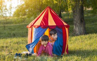 AZAR4 - kids tent outdoors 400x250 - Ile kosztuje nowoczesna kapsuła na pickup – Pickup Camper AZAR4®?